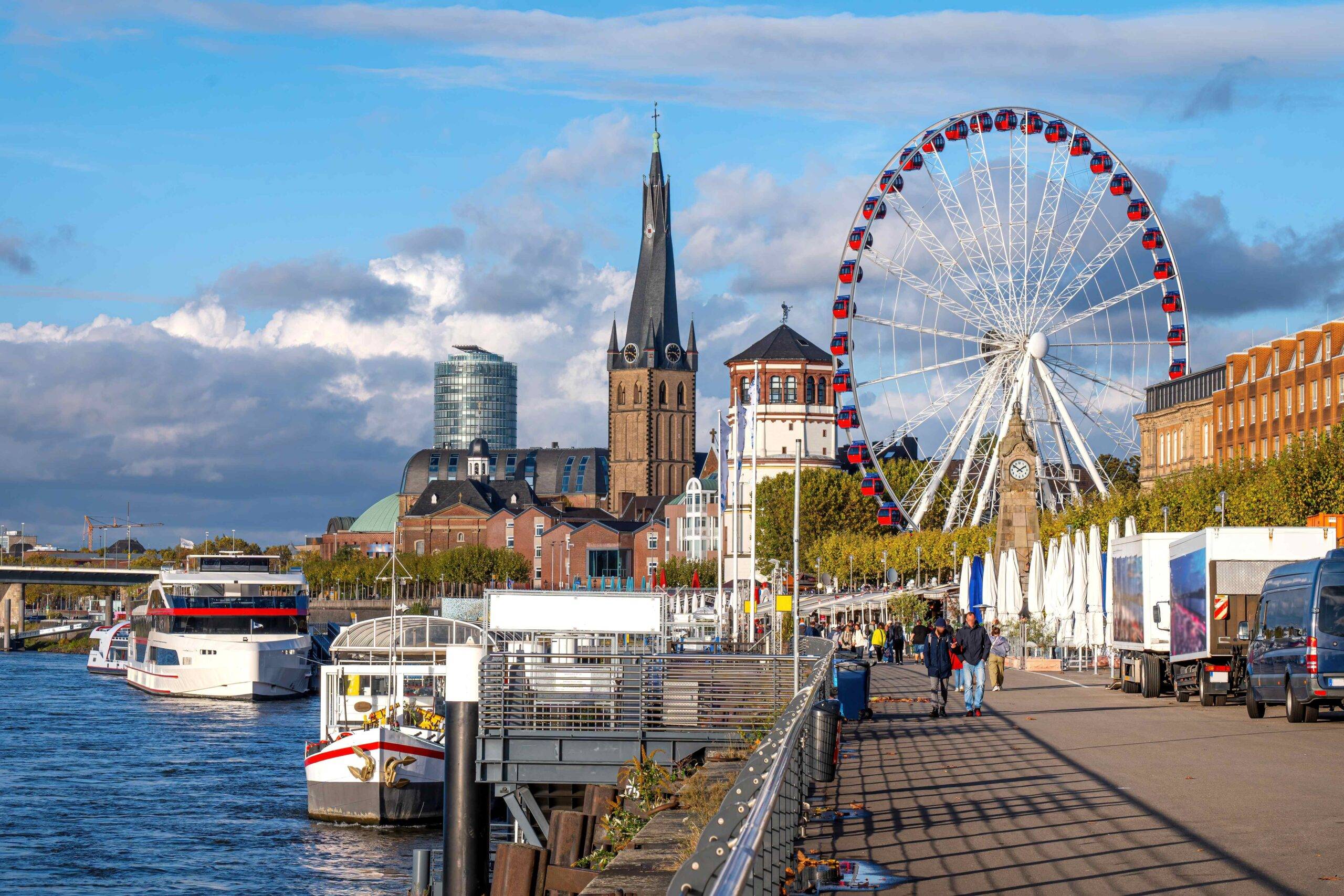 Düsseldorf, Rhein-Promenade, Altstadt